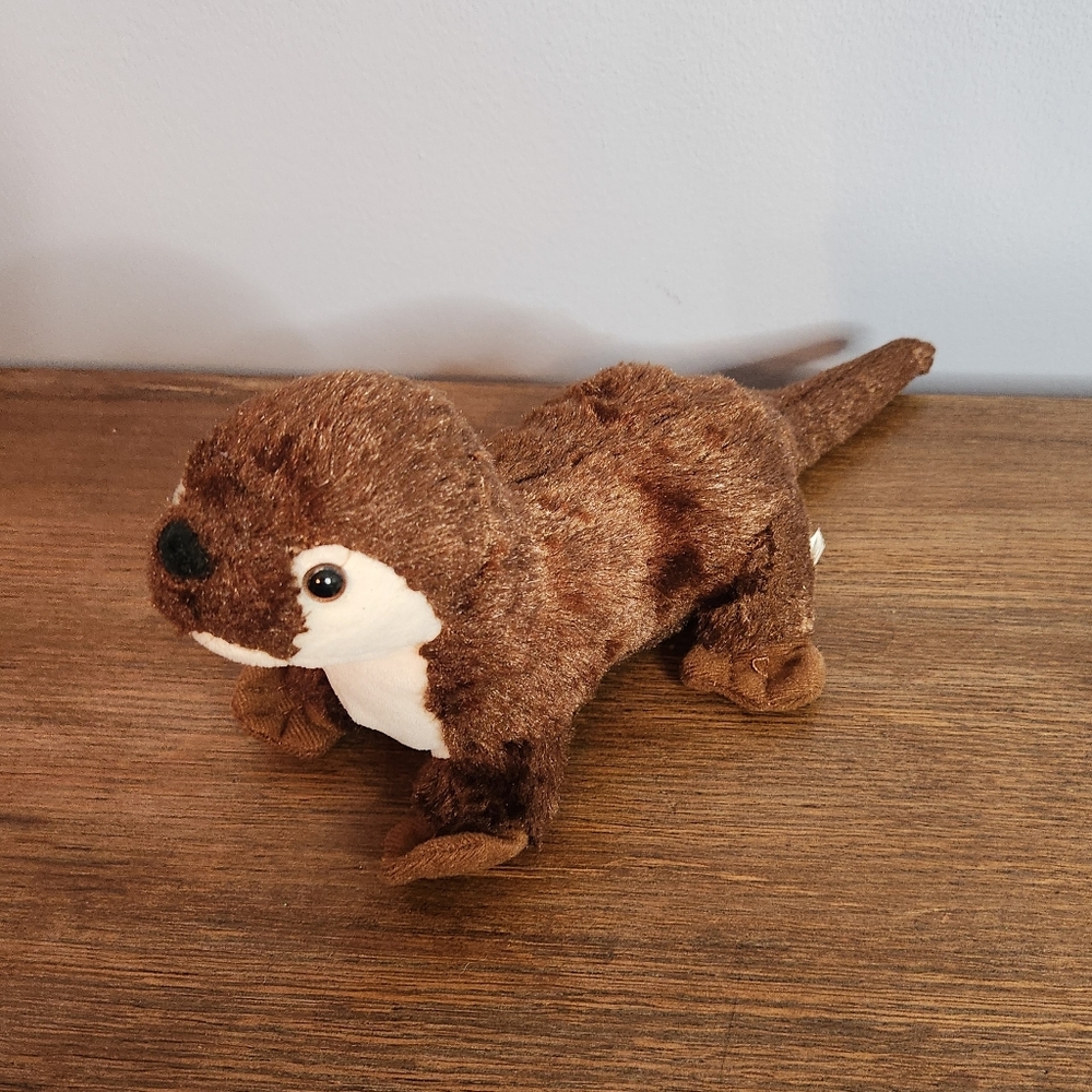10in Wildlife Artists River Otter Brown/White